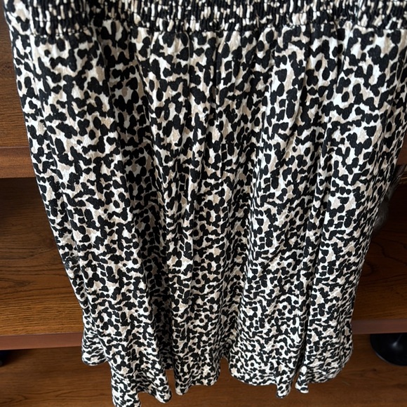 Old Navy Black and White Midi Dress - Picture 5 of 6